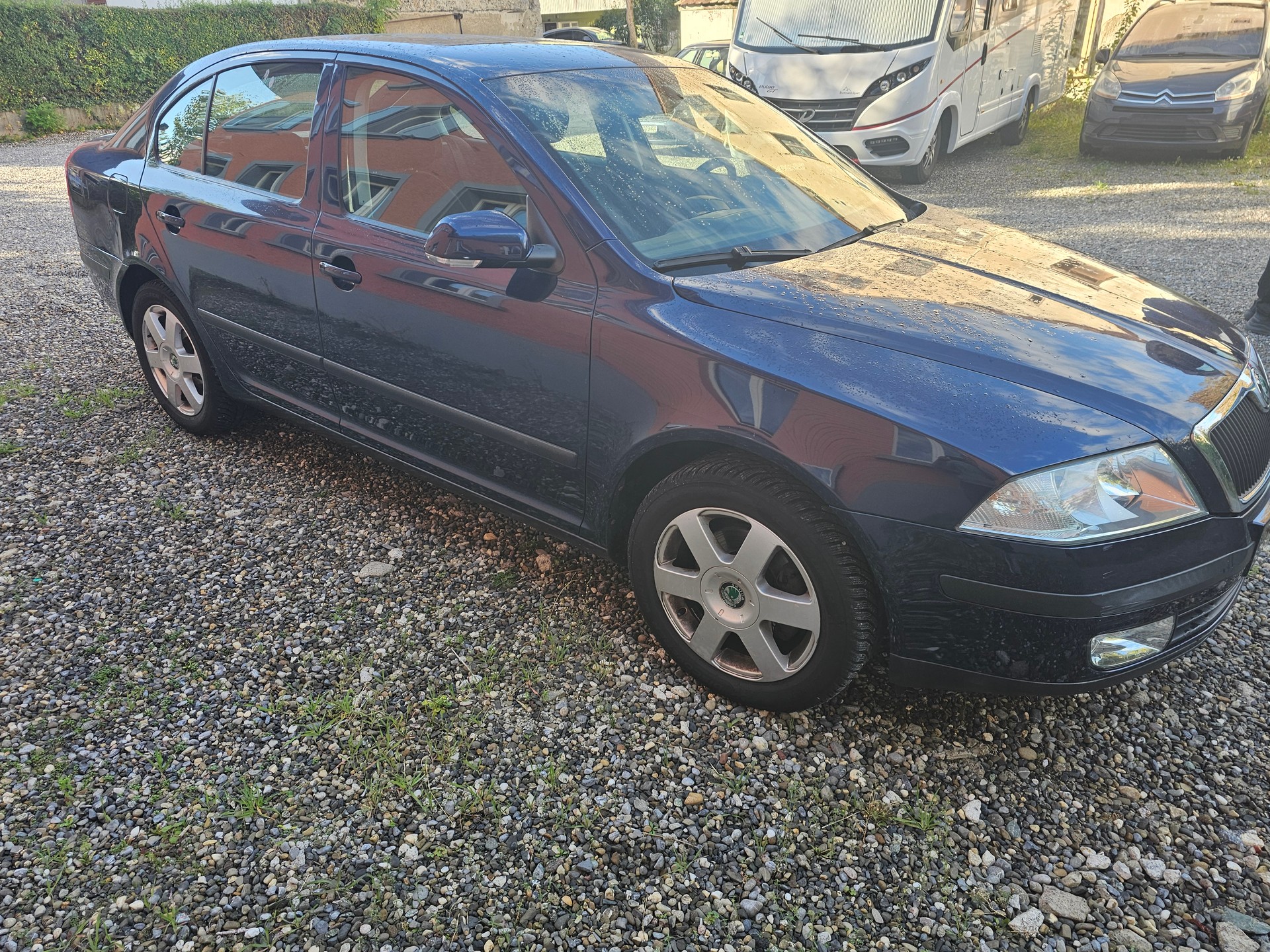 SKODA Octavia 2.0 FSI Edition 100-image-2