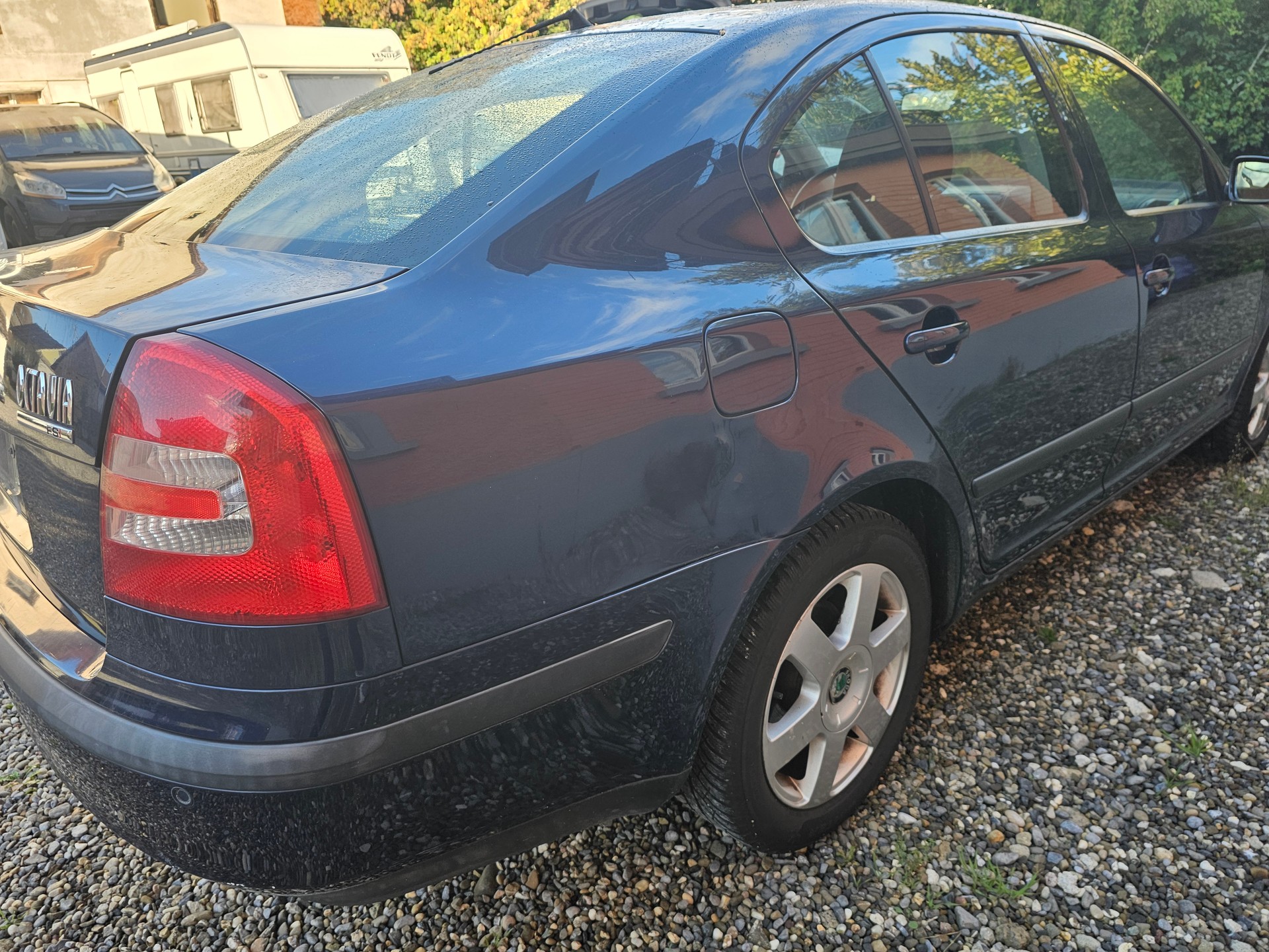 SKODA Octavia 2.0 FSI Edition 100-image-5