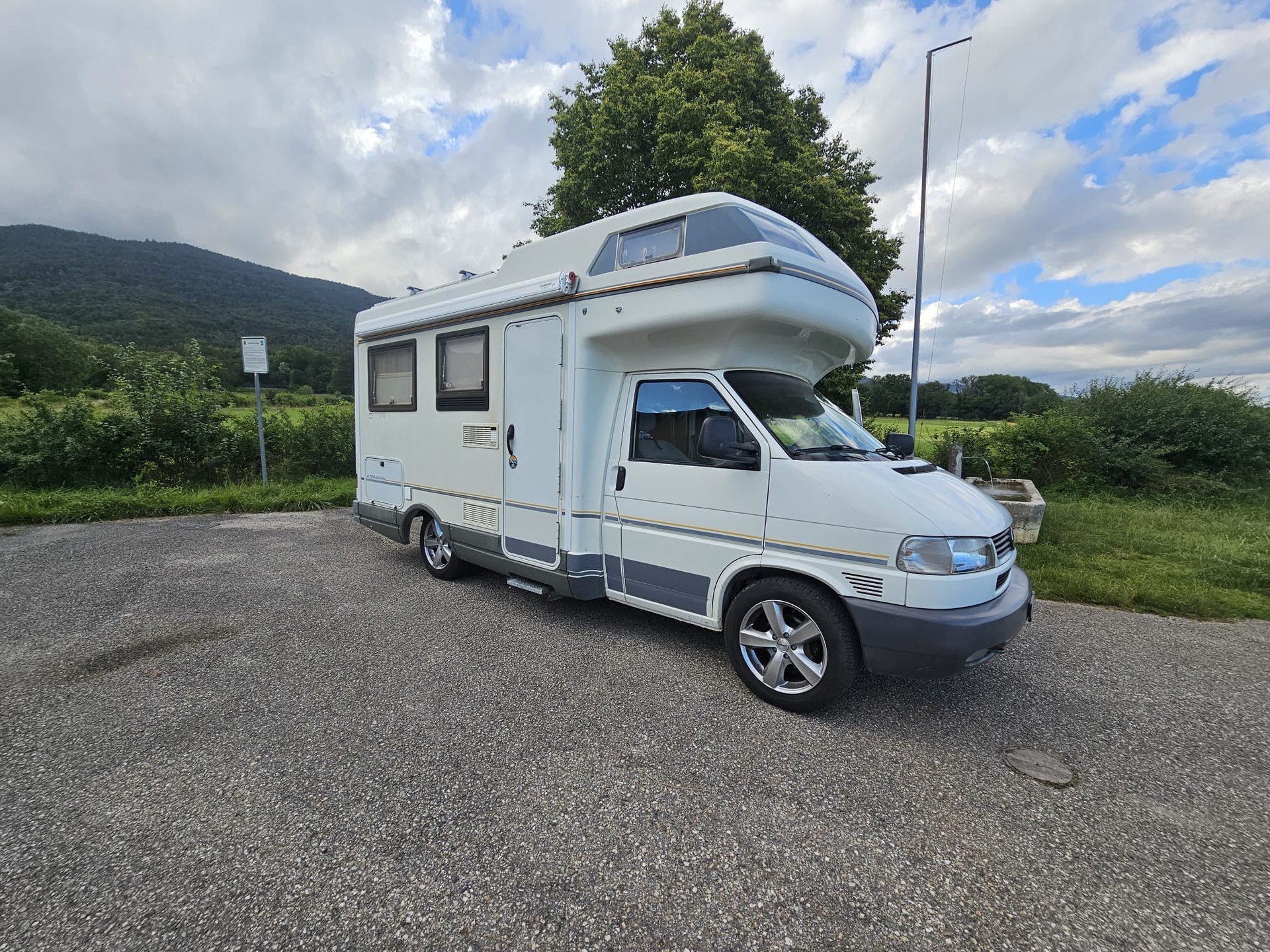 VW Colorado-image-0