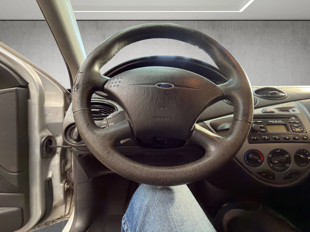 FORD Focus 2.0i 16V Trend-image-9