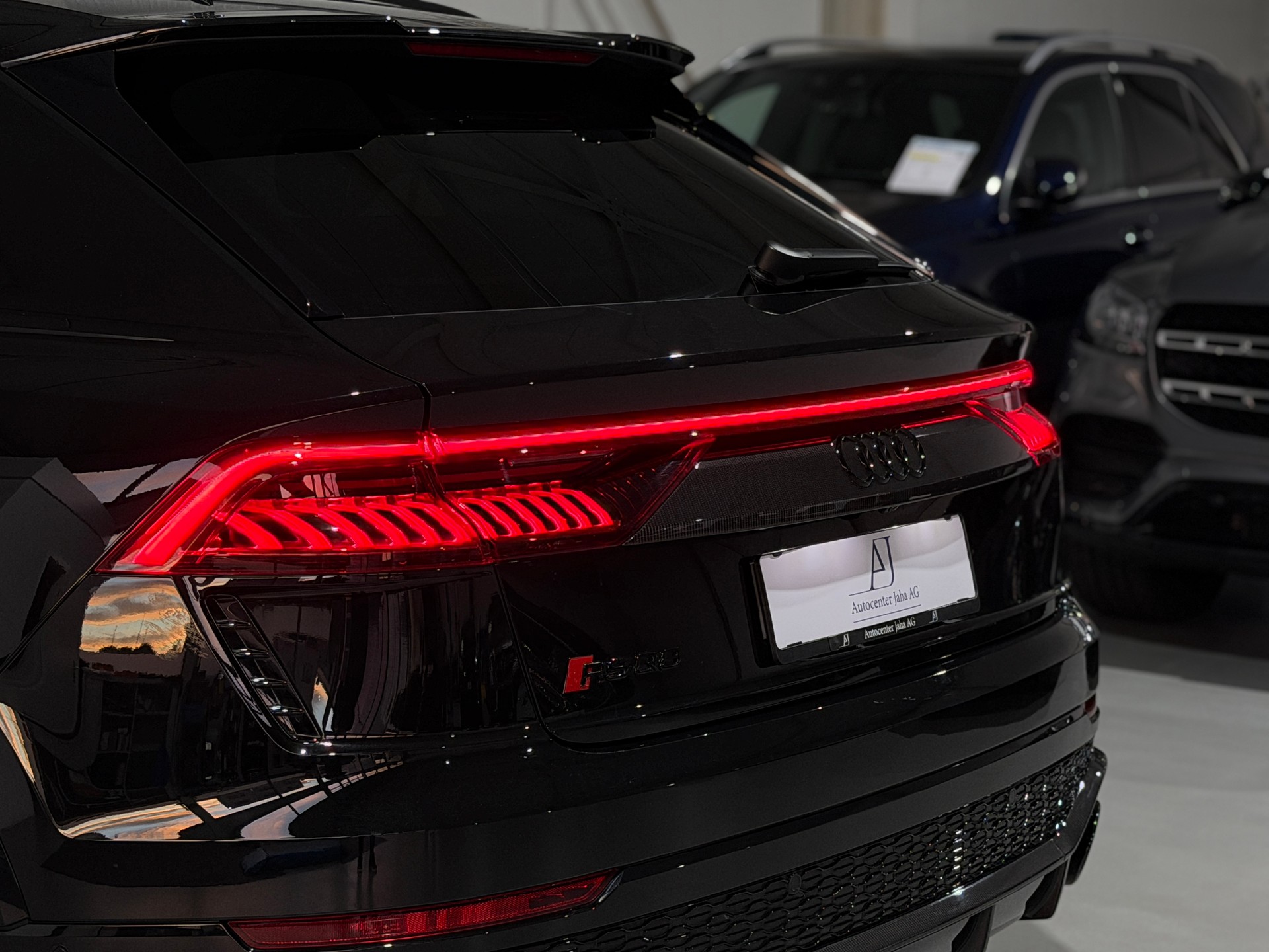 AUDI RSQ8 quattro tiptronic (Carbon) inkl. Werksgarantie-image-21