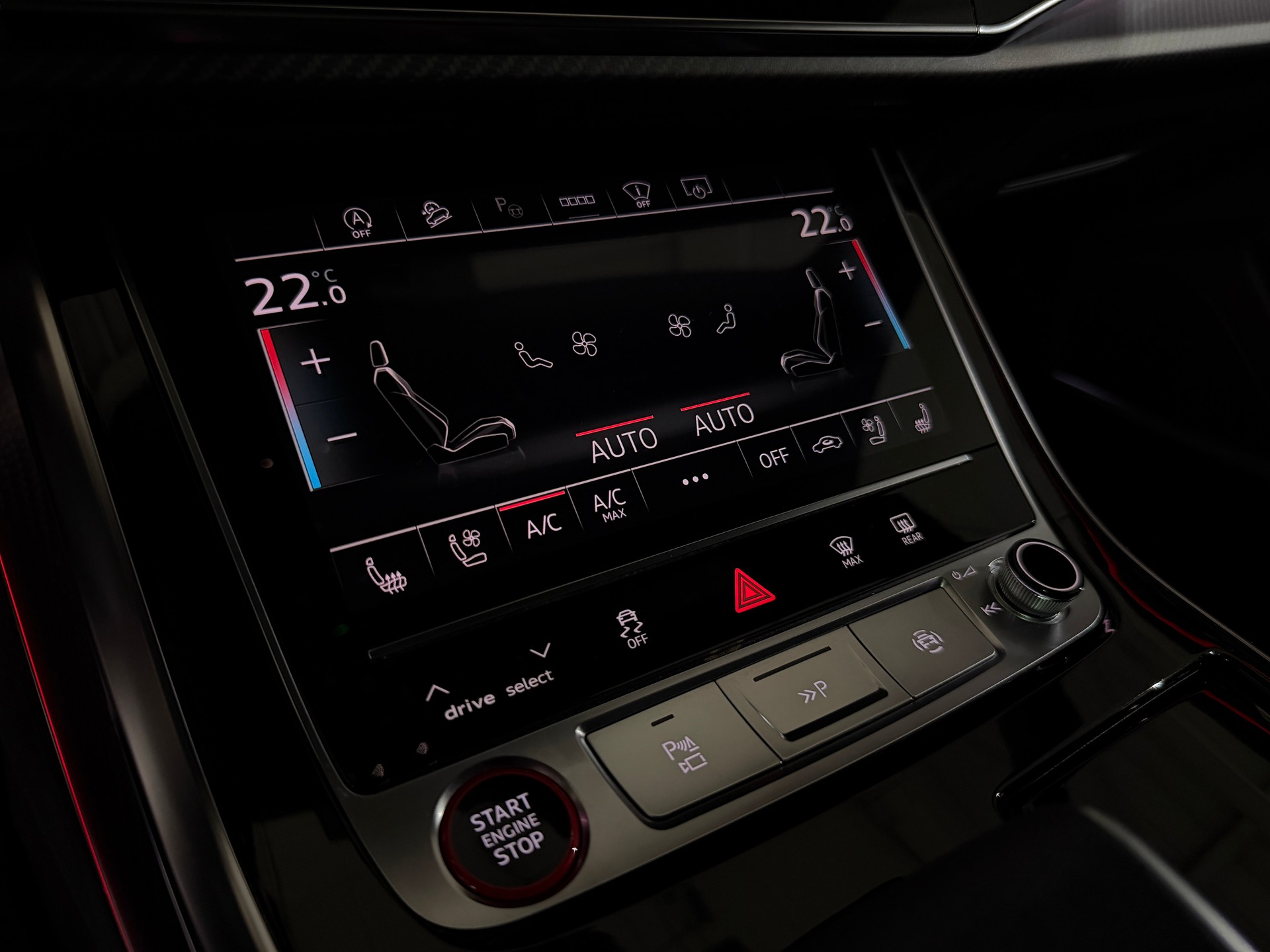 AUDI RSQ8 quattro tiptronic (Carbon) inkl. Werksgarantie-image-14