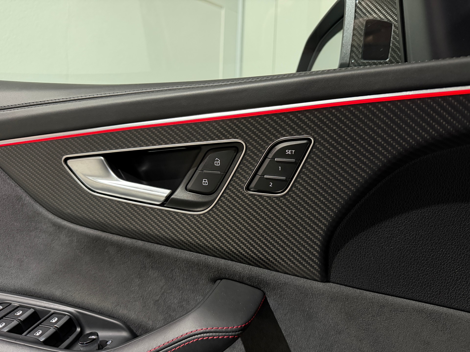 AUDI RSQ8 quattro tiptronic (Carbon) inkl. Werksgarantie-image-19