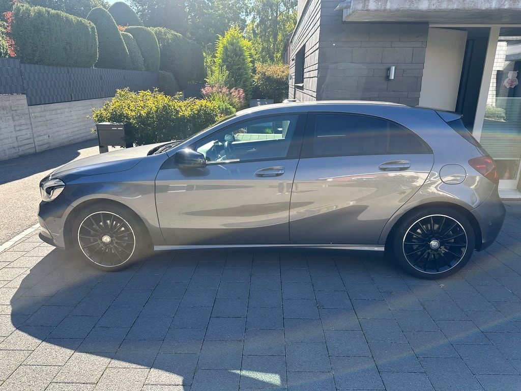 MERCEDES-BENZ A 220 Urban 4m-image-2