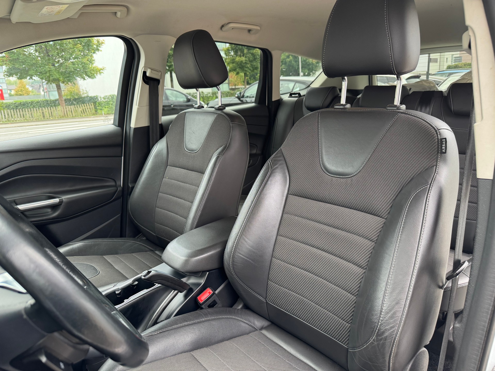 FORD Kuga 2.0 TDCi Titanium S 4WD PowerShift-image-7