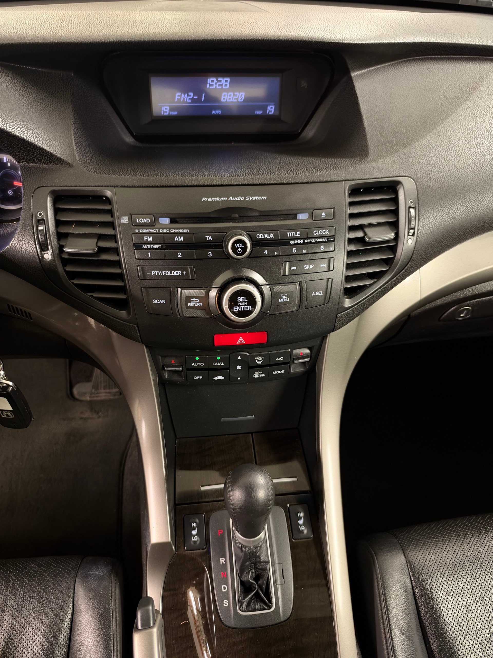 HONDA Accord Tourer 2.4i 16V Executive-Plus Automatic-image-14