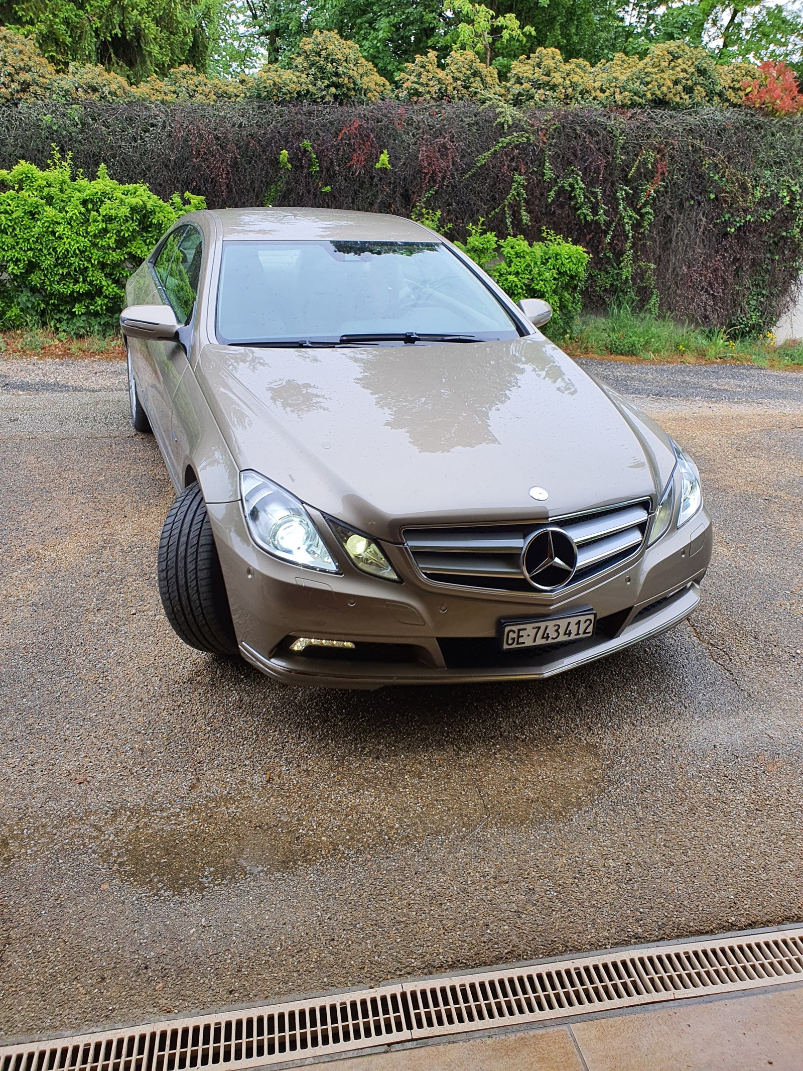 MERCEDES-BENZ E 350 CGI BlueEfficiency 7G-Tronic-image-0