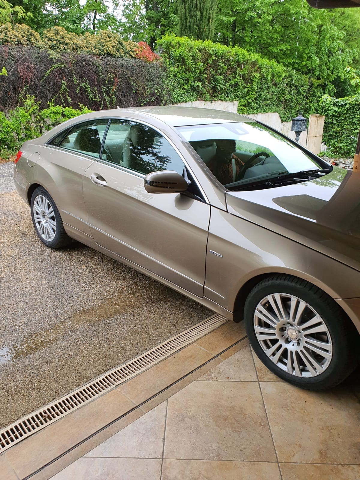 MERCEDES-BENZ E 350 CGI BlueEfficiency 7G-Tronic-image-4