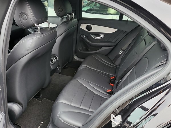 MERCEDES-BENZ C 220 d AMG Line 9G-Tronic-image-6