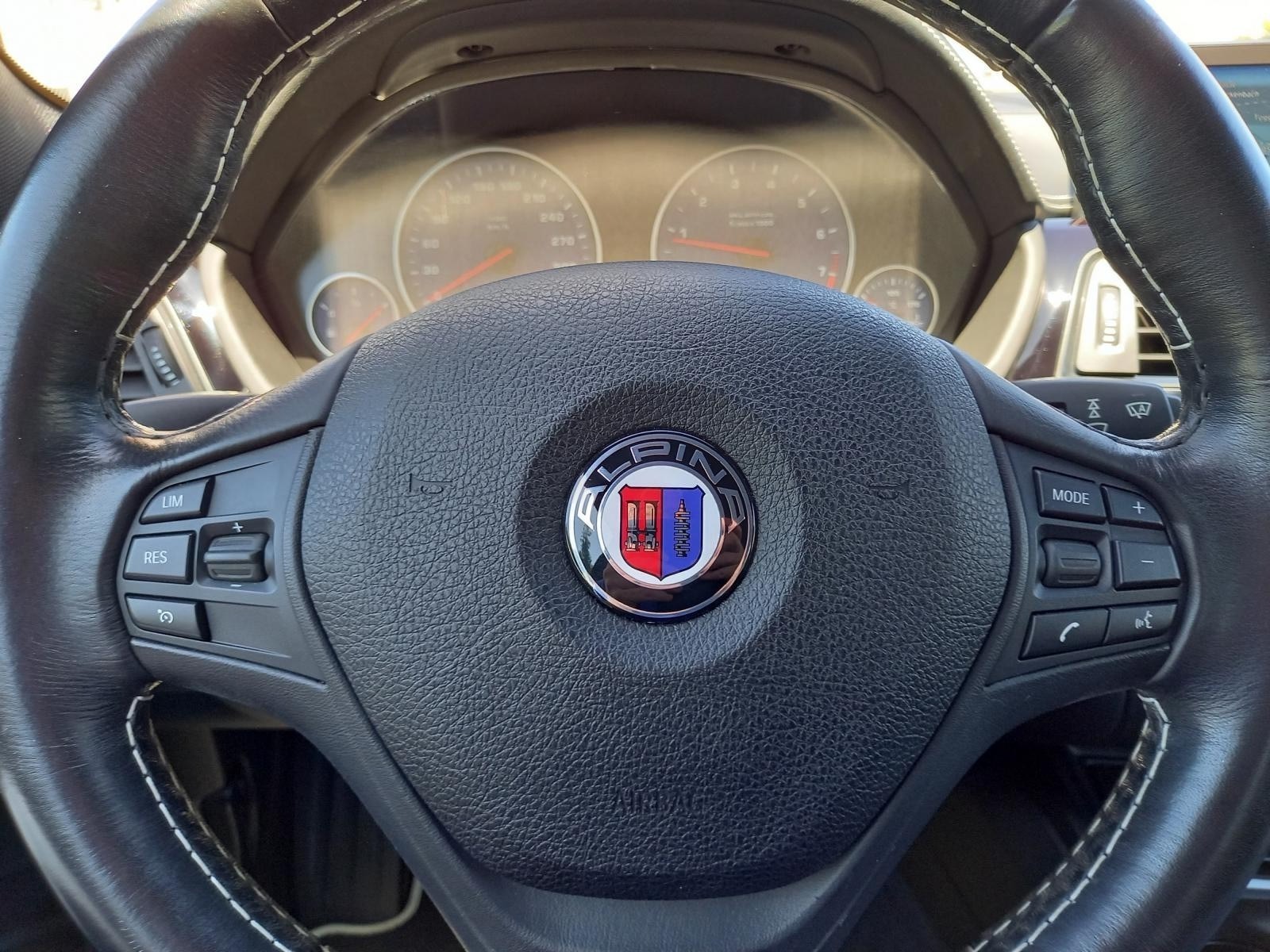 BMW-ALPINA B4 BiTurbo Coupé 3.0 xDrive Switch-Tronic-image-9