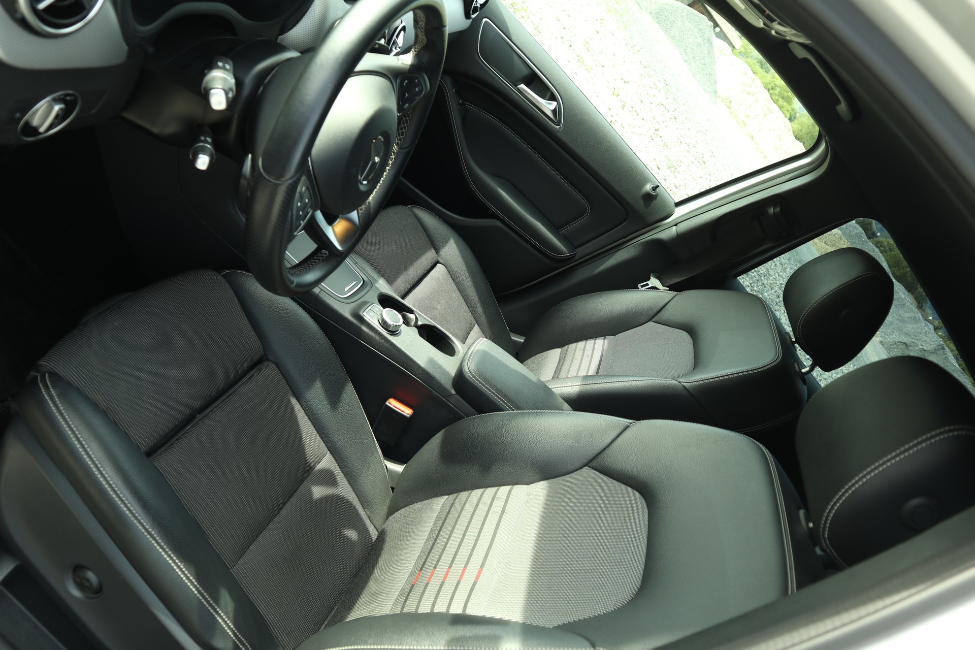 MERCEDES-BENZ B 180d-image-4