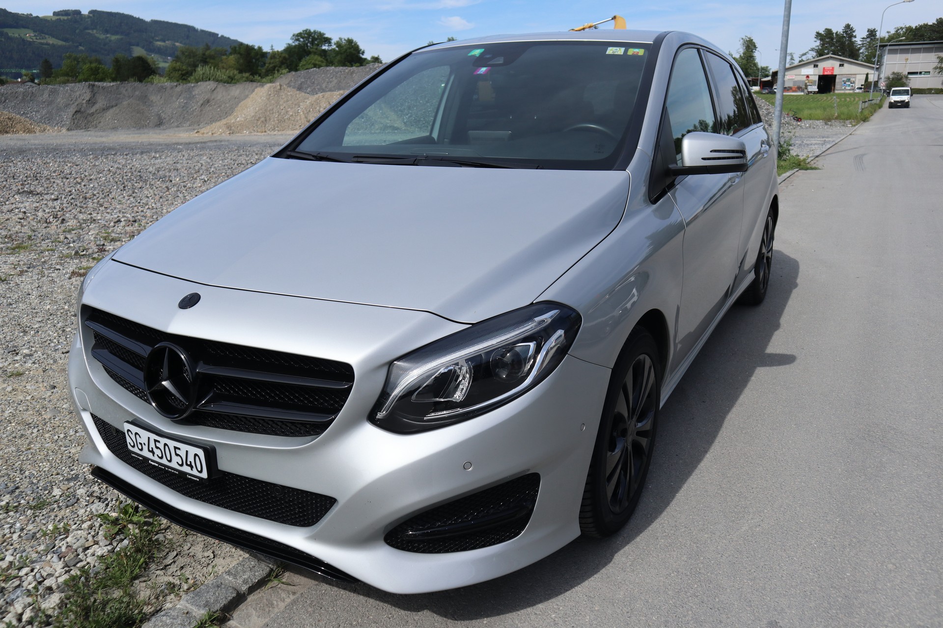 MERCEDES-BENZ B 180d-image-14