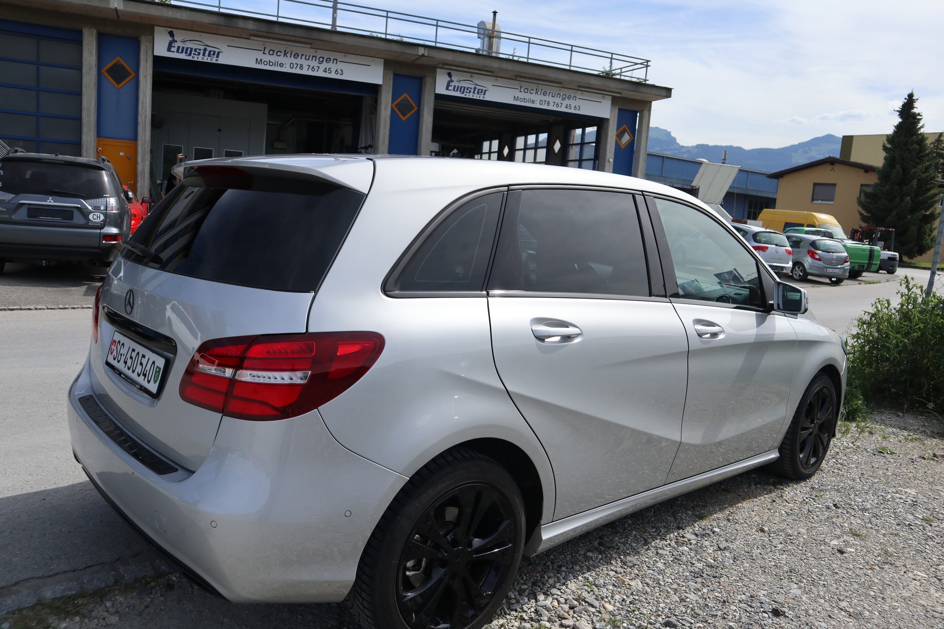 MERCEDES-BENZ B 180d-image-12
