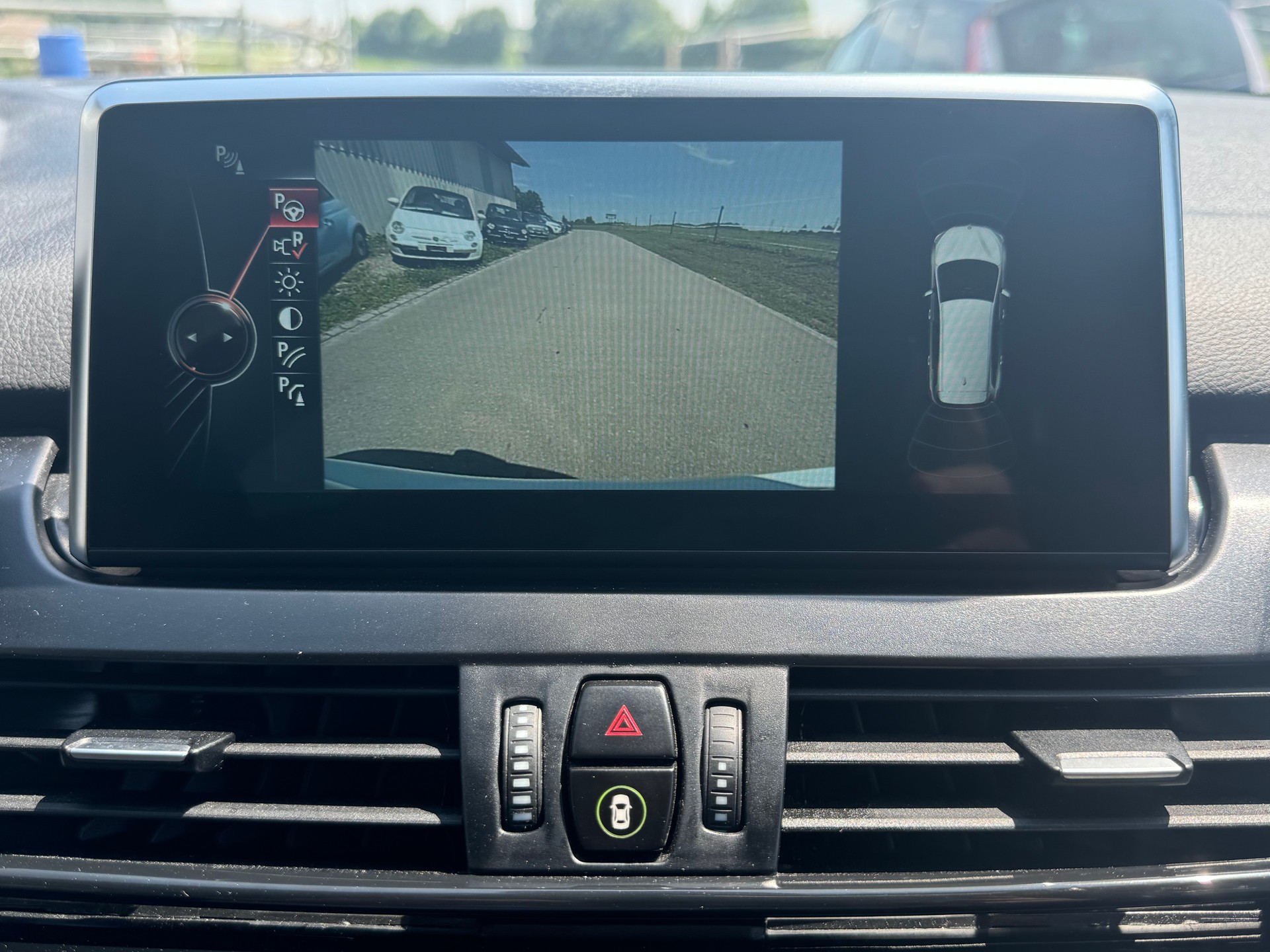 BMW 218d Gran Tourer Luxury Line Steptronic-image-12