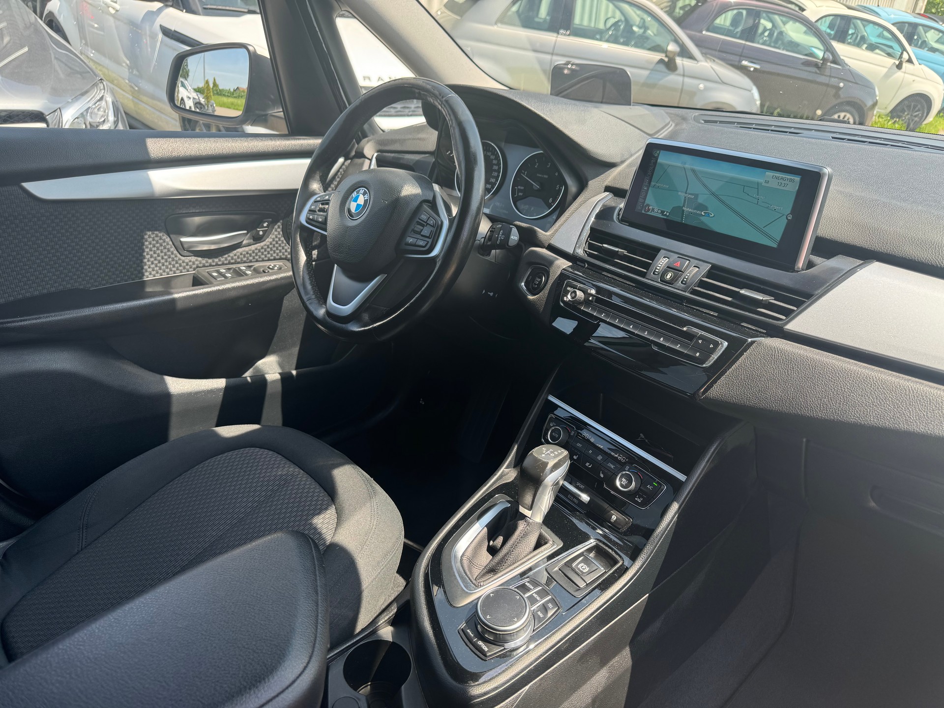 BMW 218d Gran Tourer Luxury Line Steptronic-image-6