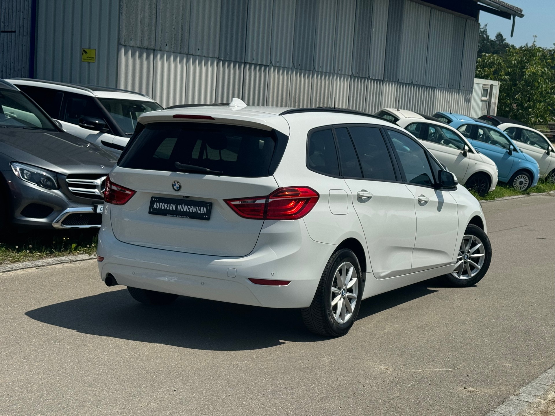BMW 218d Gran Tourer Luxury Line Steptronic-image-2