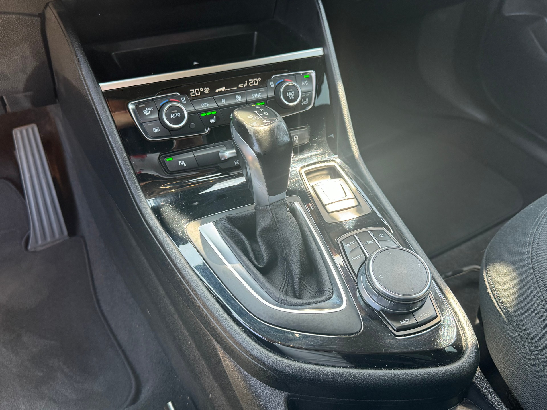 BMW 218d Gran Tourer Luxury Line Steptronic-image-10
