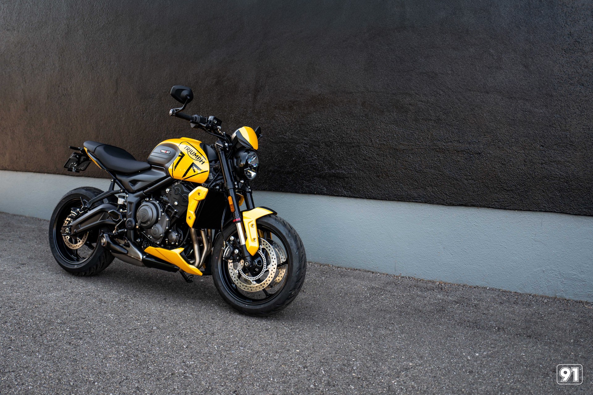 TRIUMPH Trident 660-showroom-element-3