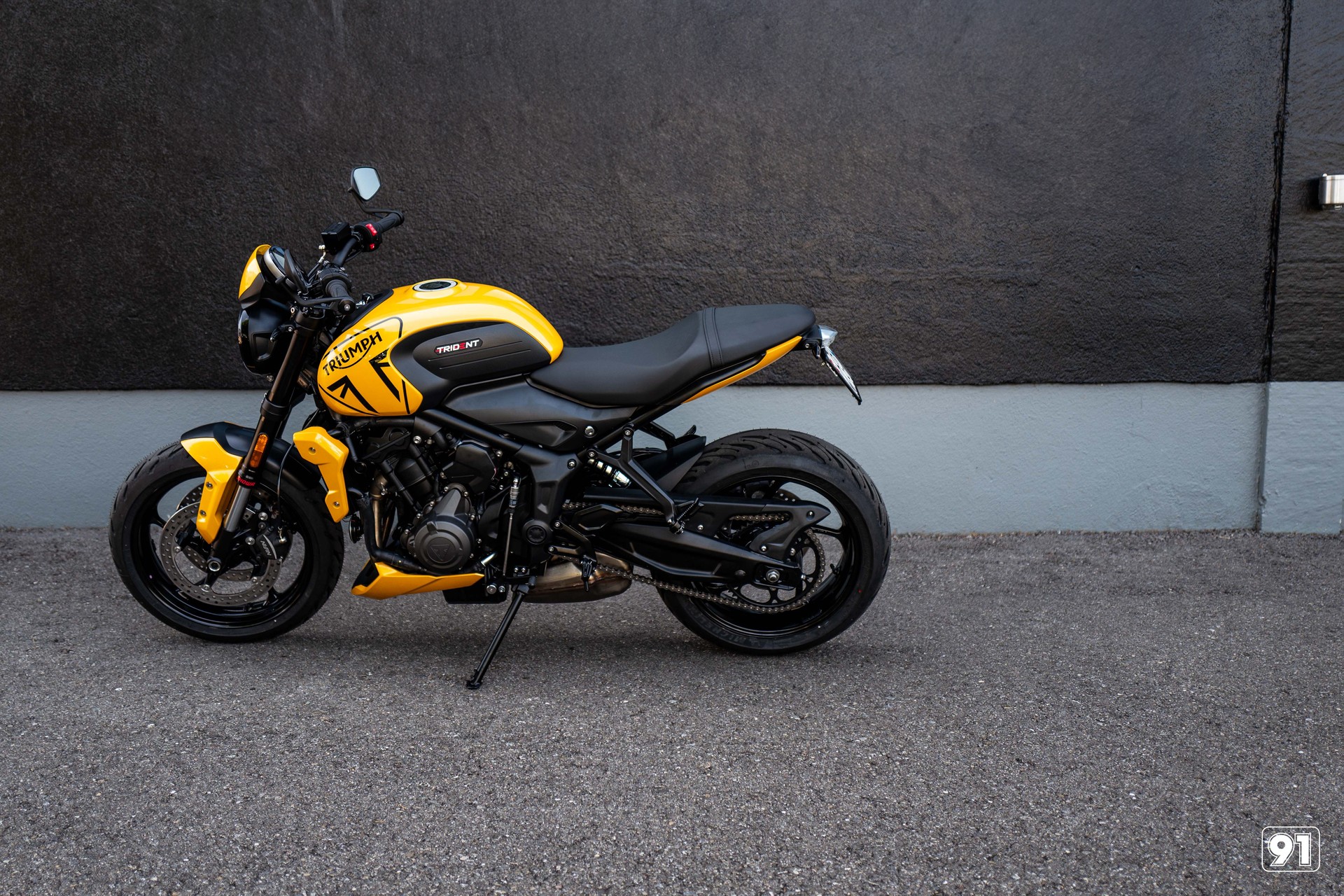 TRIUMPH Trident 660-showroom-element-2