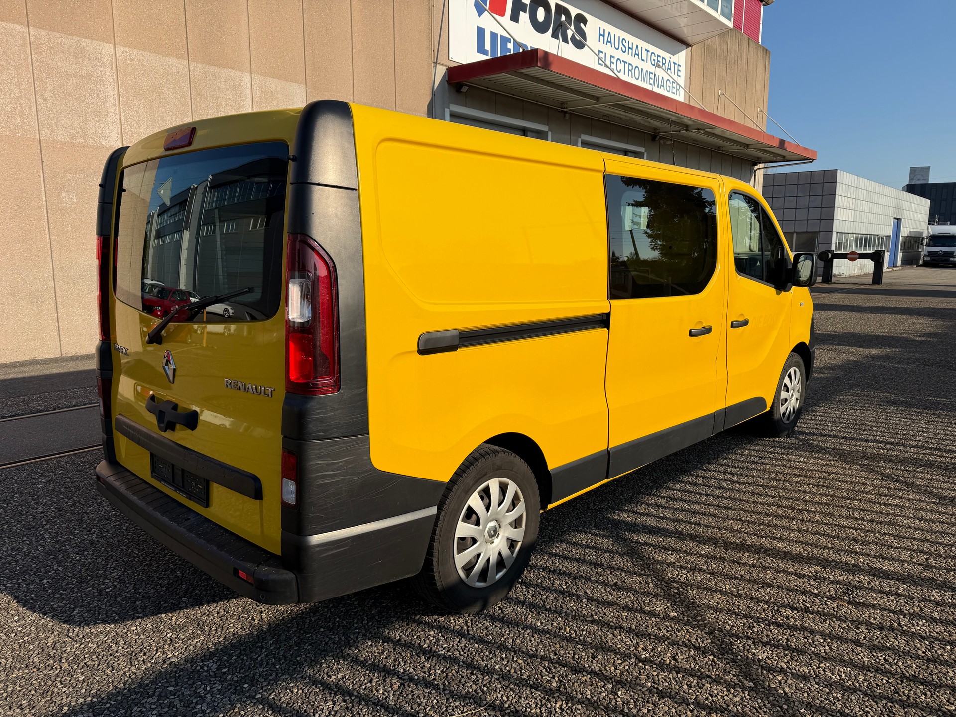 RENAULT Trafic 1.6 ENERGY TwinT. dCi145 2.9t Busin. L2H1-image-2