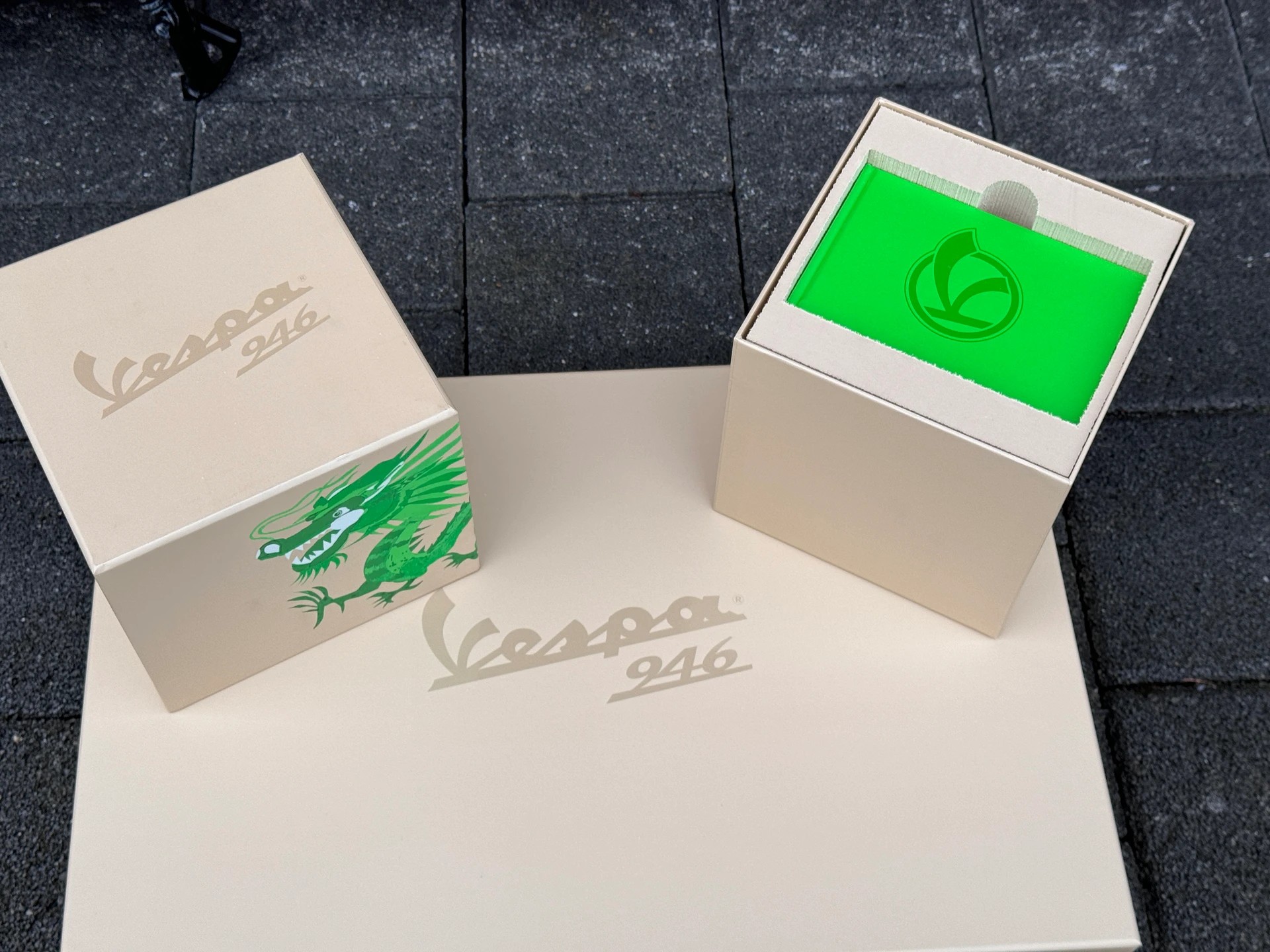 PIAGGIO Vespa 946 125 Dragon-image-11