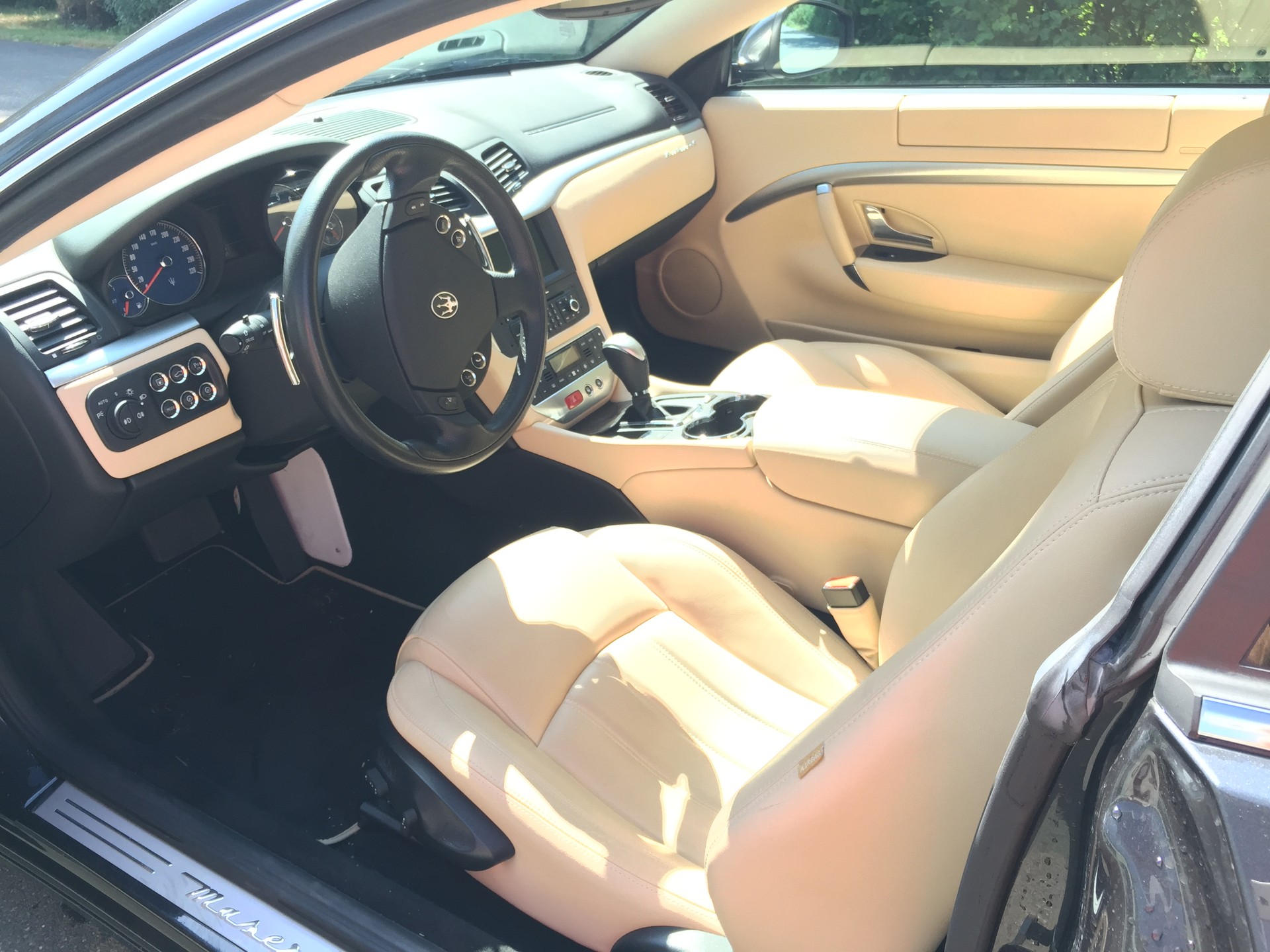 MASERATI GranTurismo S Automatica, gepflegtes Fahrzeug von Privat-image-4