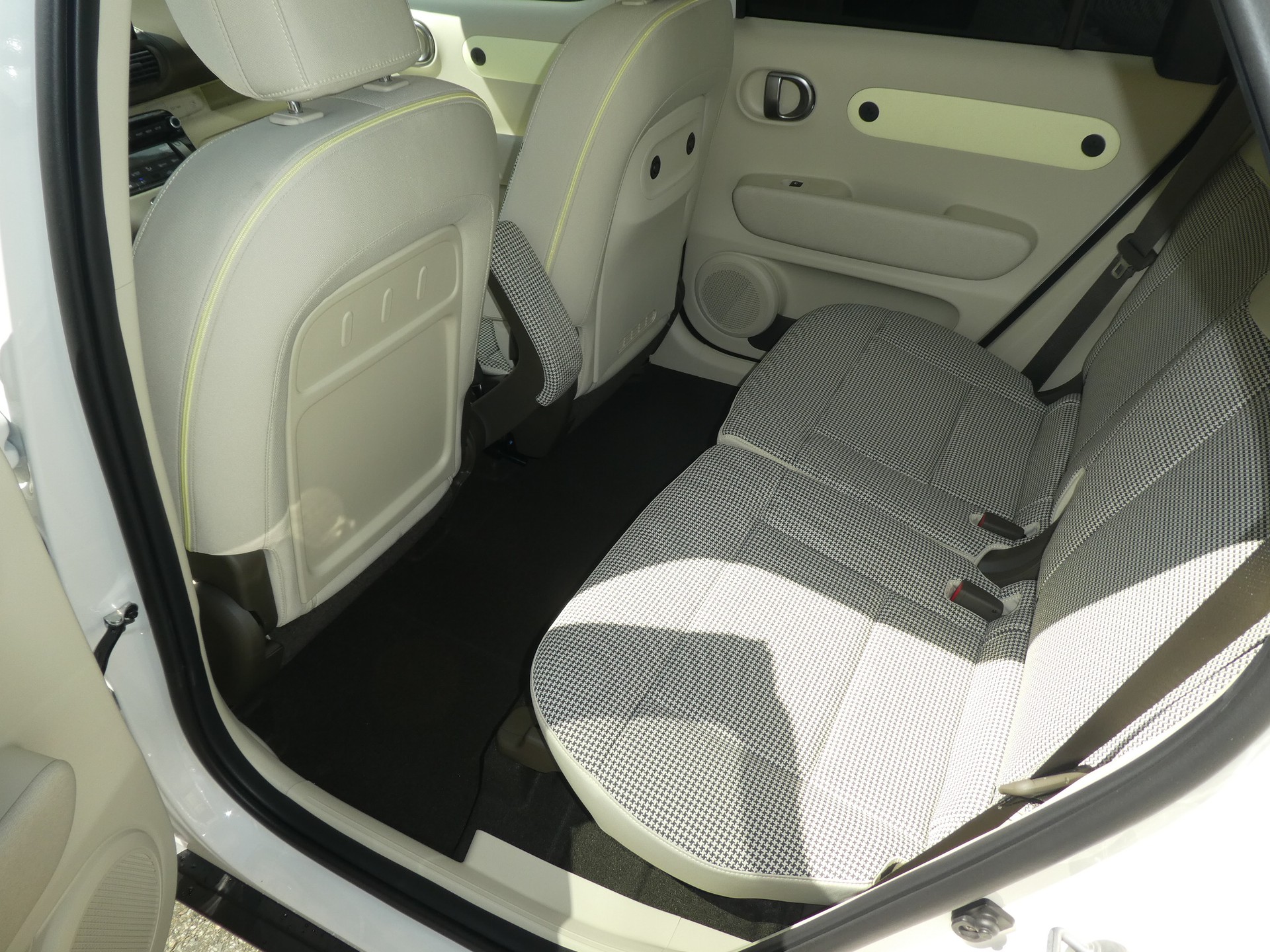 HYUNDAI Inster 49kWh Amplia Wärmepumpe-image-12