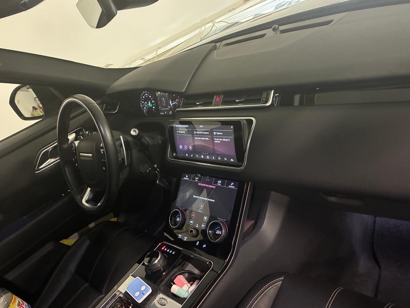 LAND ROVER Range Rover Velar R-Dynamic D 180 Automatic-image-3