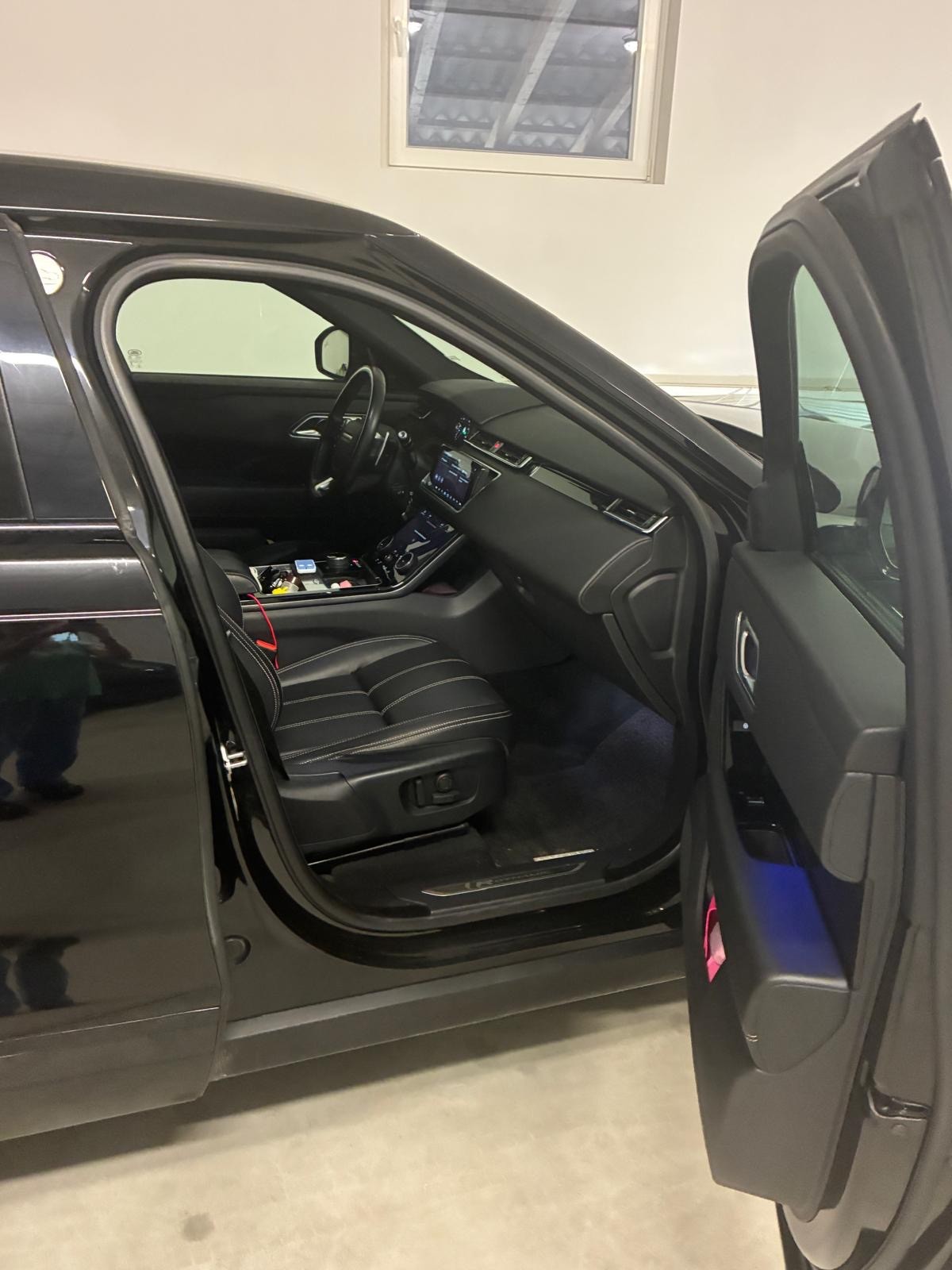 LAND ROVER Range Rover Velar R-Dynamic D 180 Automatic-image-4