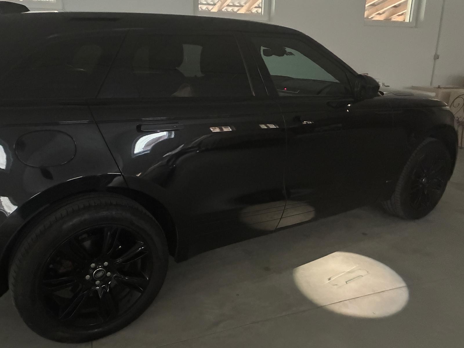 LAND ROVER Range Rover Velar R-Dynamic D 180 Automatic-image-2