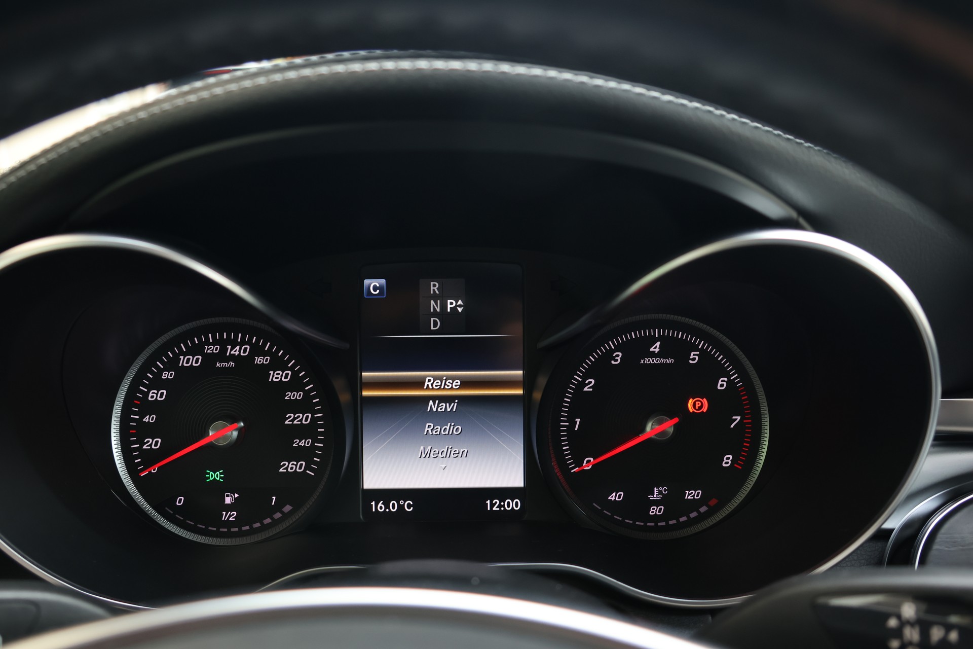 MERCEDES-BENZ C 300 AMG Line 7G-Tronic-image-16