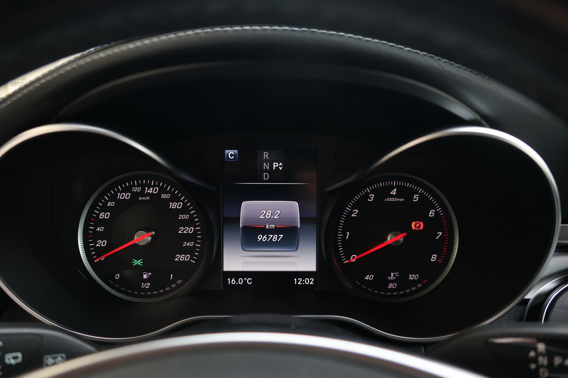 MERCEDES-BENZ C 300 AMG Line 7G-Tronic-image-15