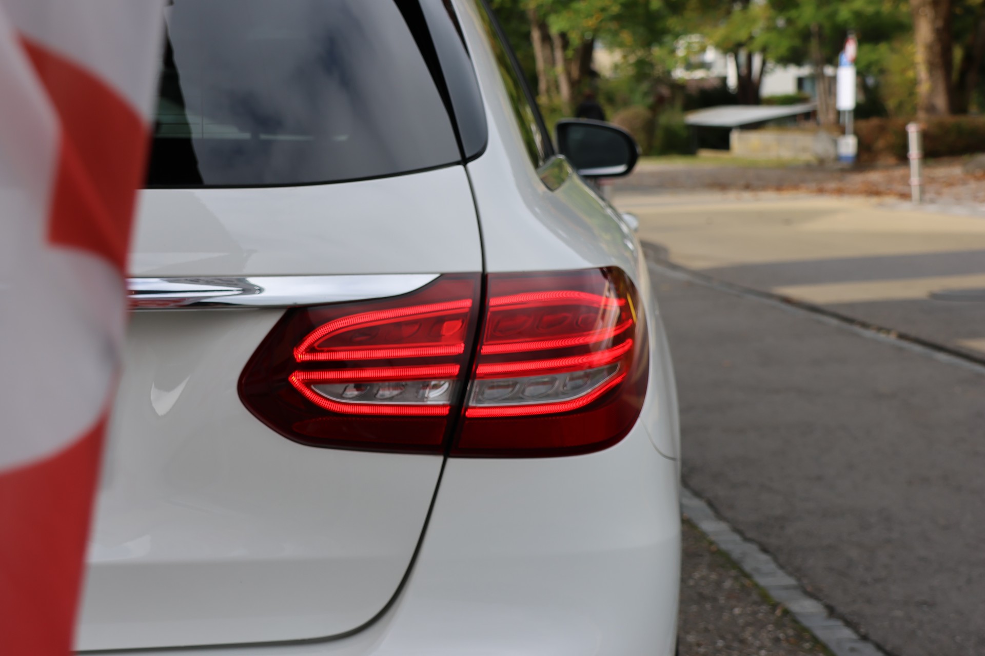 MERCEDES-BENZ C 300 AMG Line 7G-Tronic-image-5