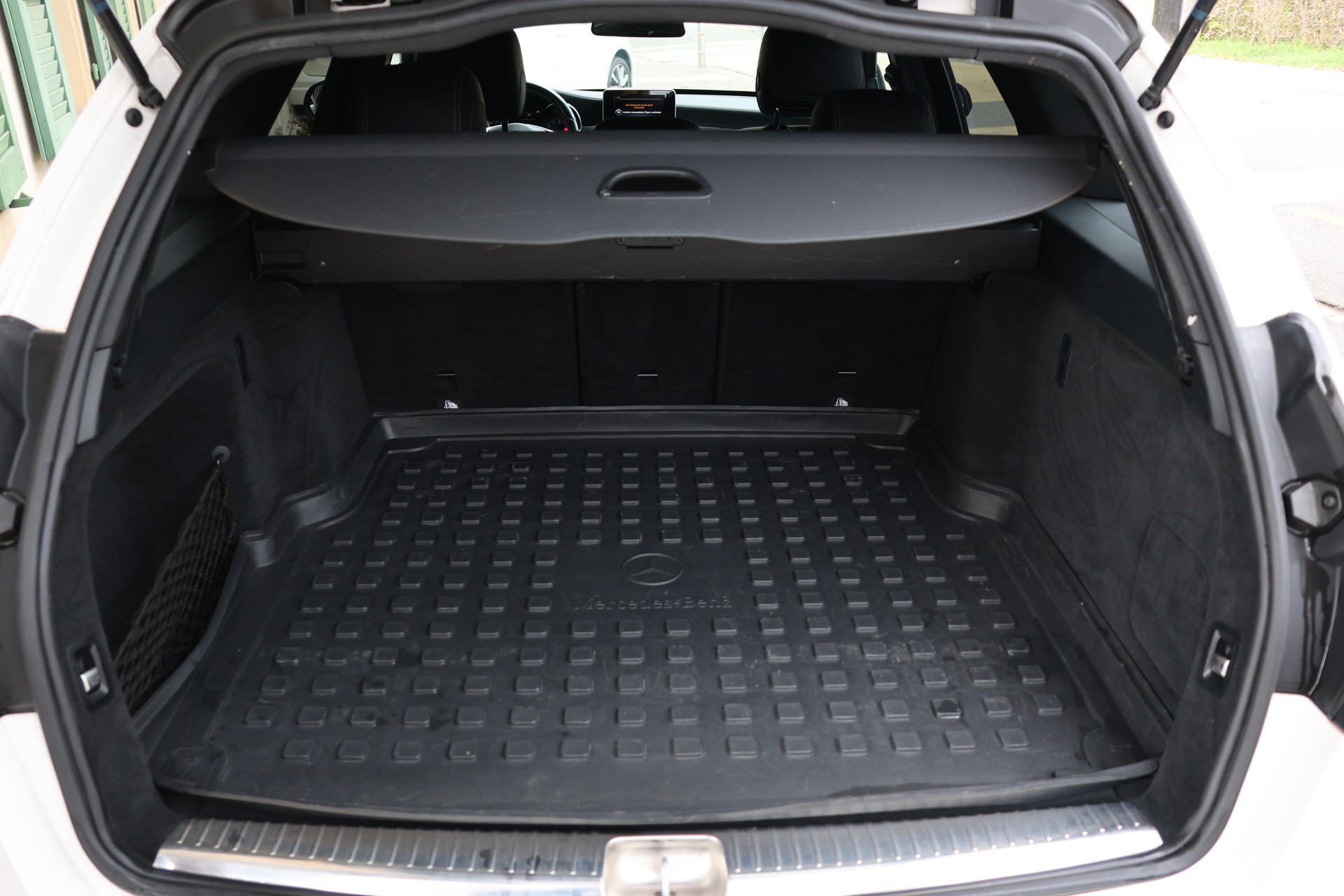 MERCEDES-BENZ C 300 AMG Line 7G-Tronic-image-7