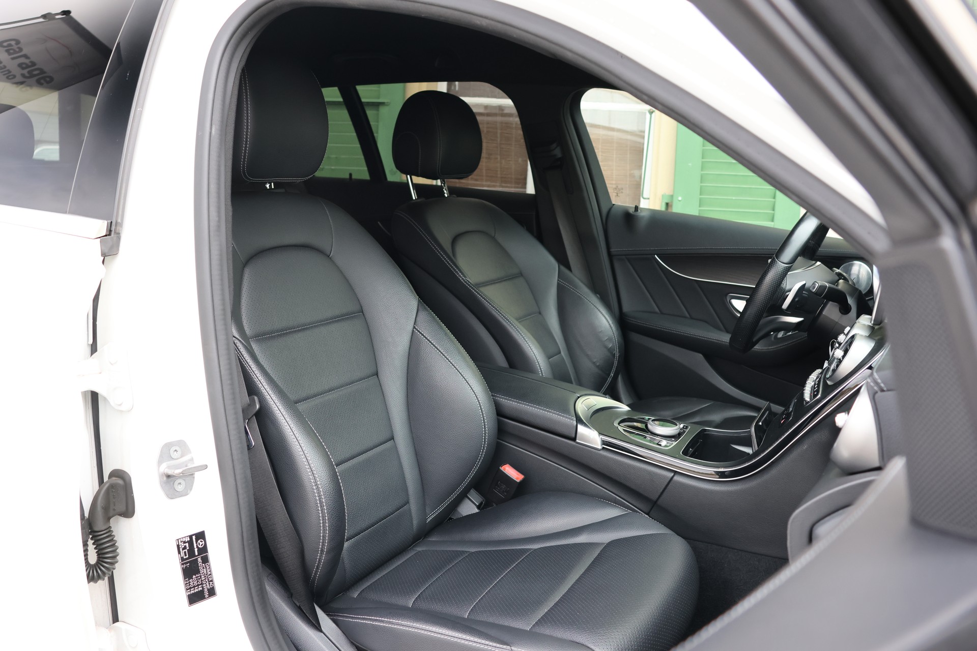 MERCEDES-BENZ C 300 AMG Line 7G-Tronic-image-9