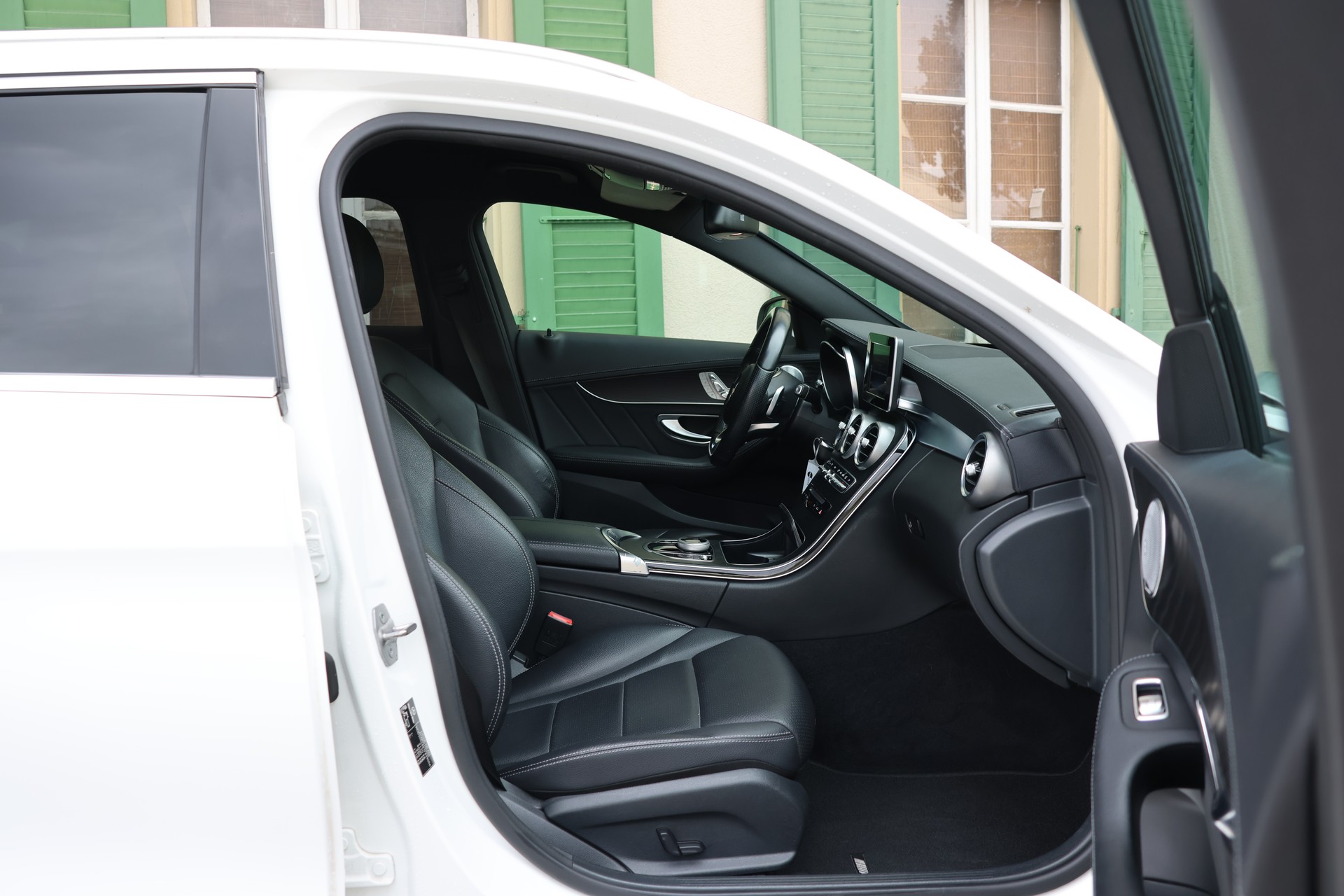 MERCEDES-BENZ C 300 AMG Line 7G-Tronic-image-8