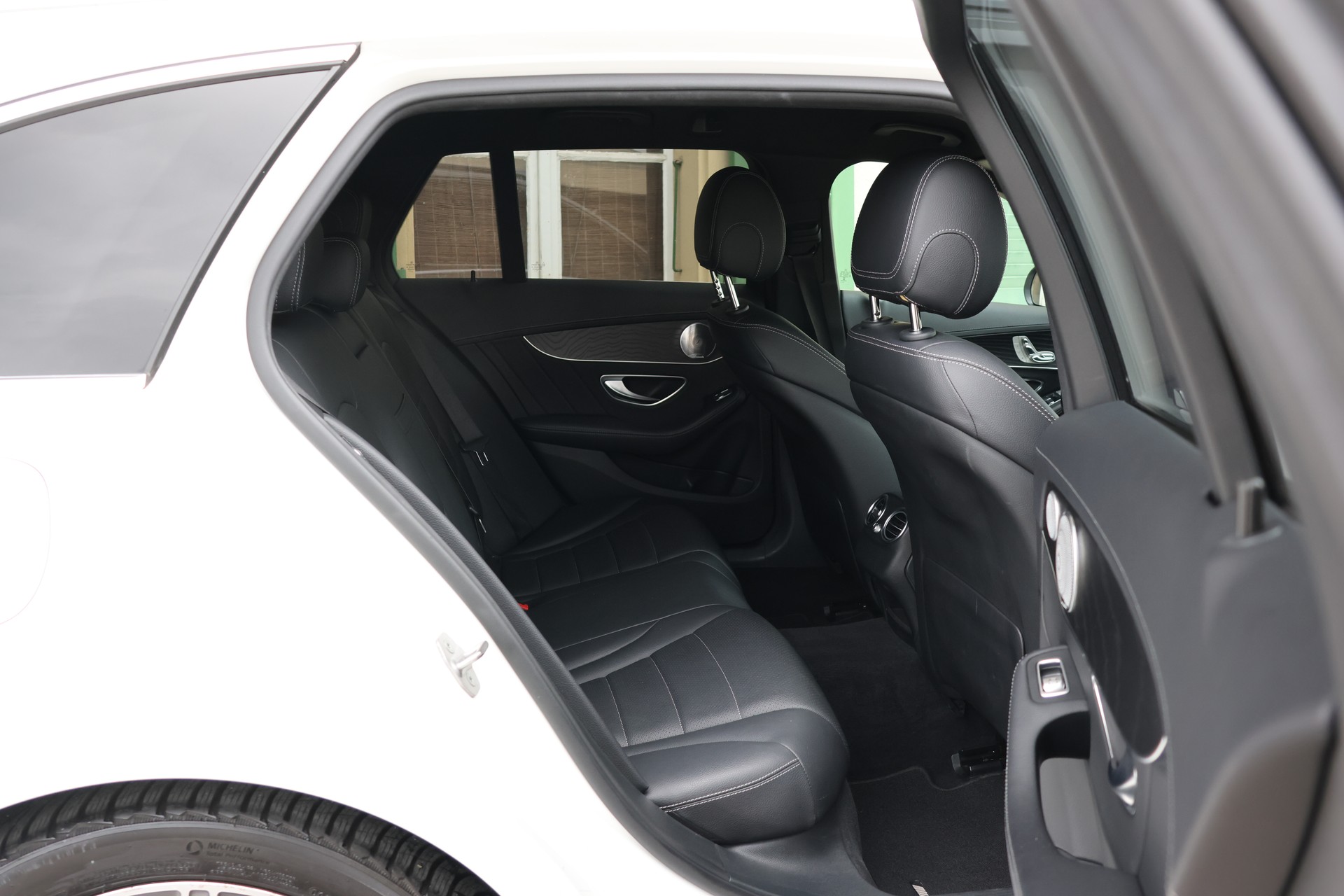 MERCEDES-BENZ C 300 AMG Line 7G-Tronic-image-10