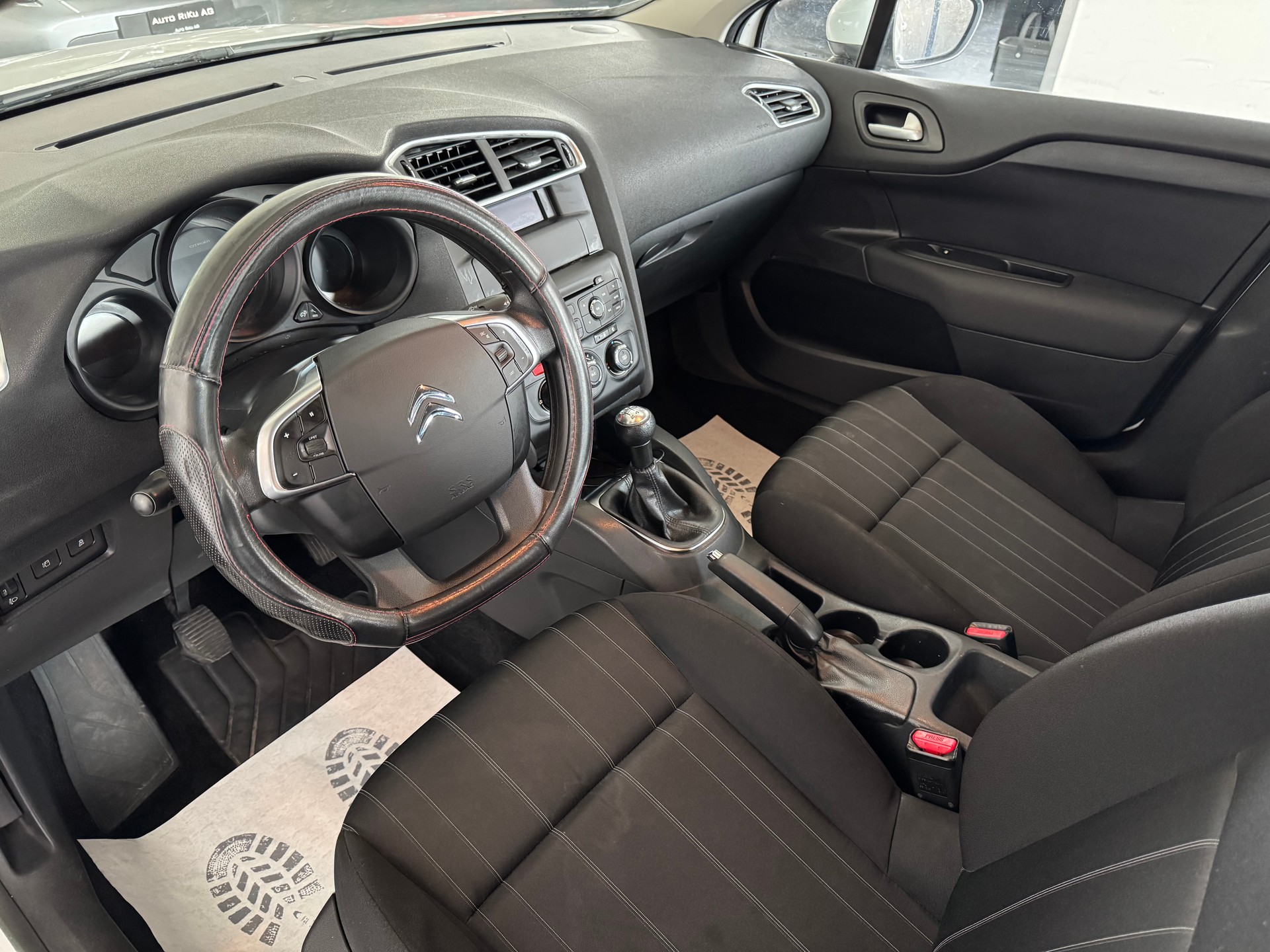 CITROEN C4-image-12