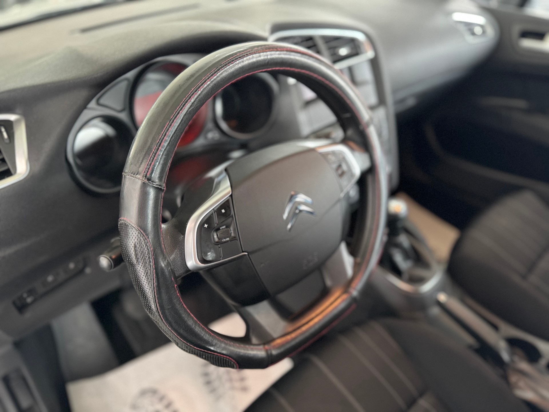 CITROEN C4-image-11