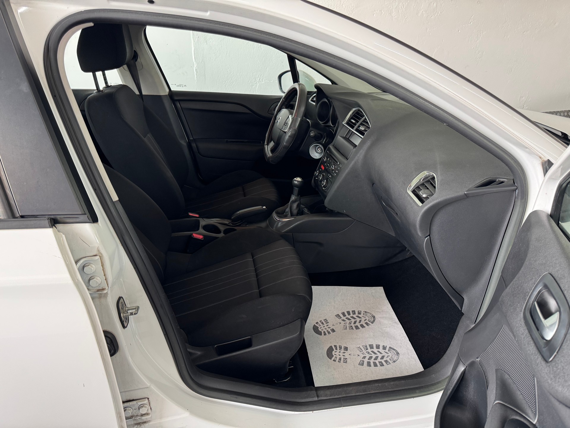 CITROEN C4-image-17