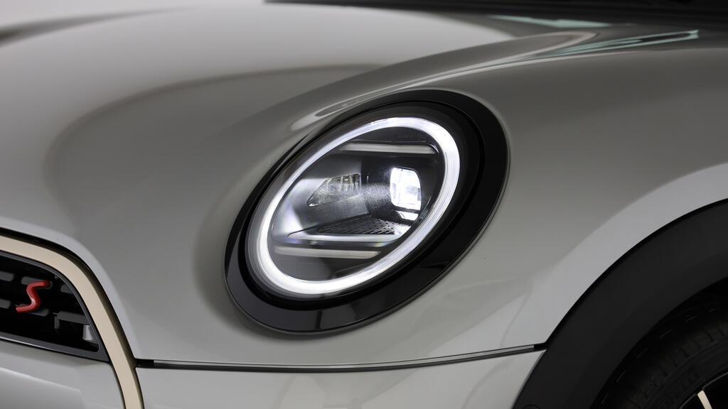 MINI Cooper S Cabrio-image-14