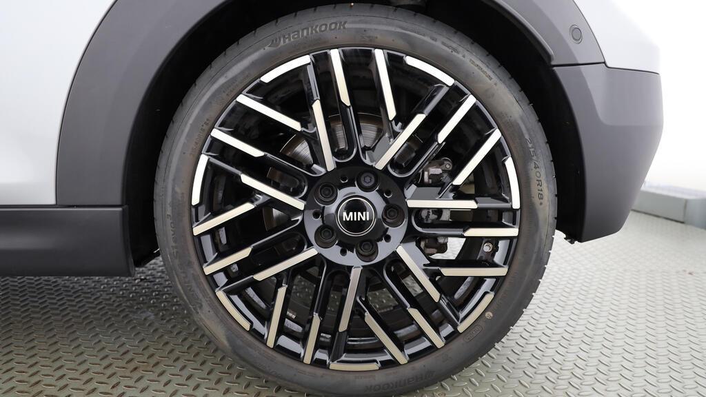 MINI Cooper S Cabrio-image-8