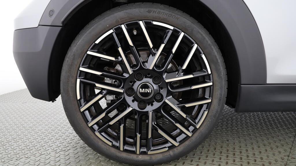 MINI Cooper S Cabrio-image-7