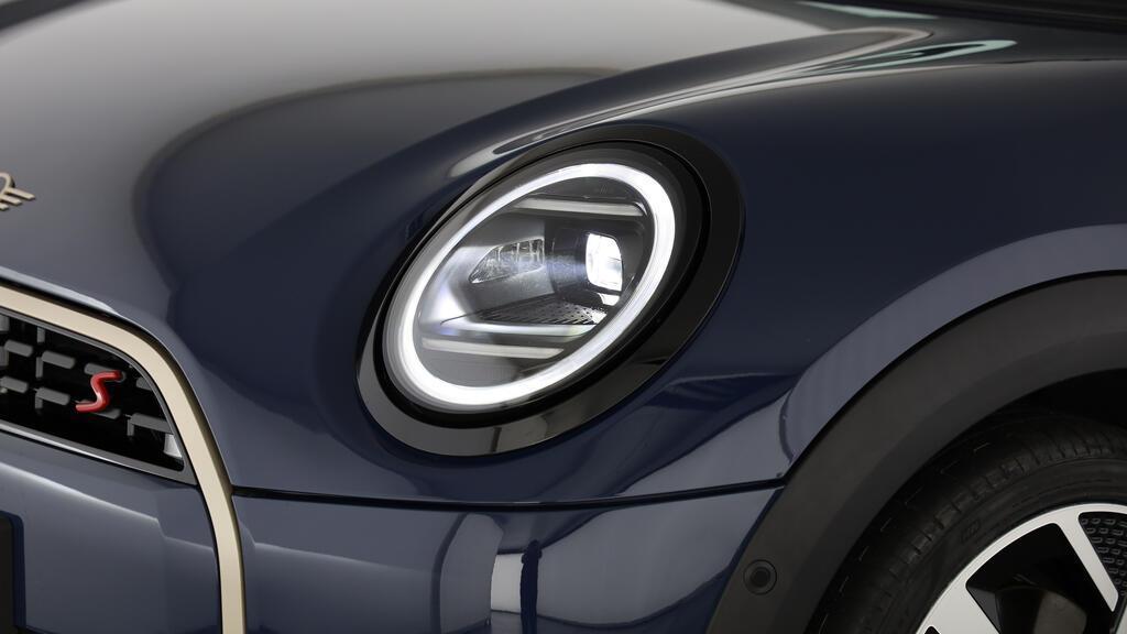 MINI Cooper S Cabrio-image-15