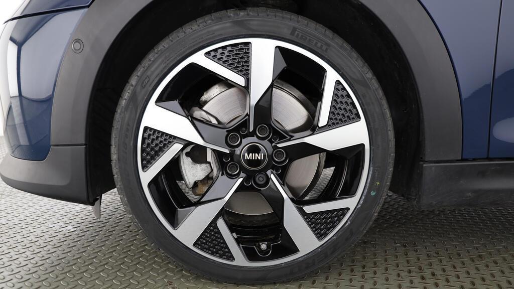 MINI Cooper S Cabrio-image-9