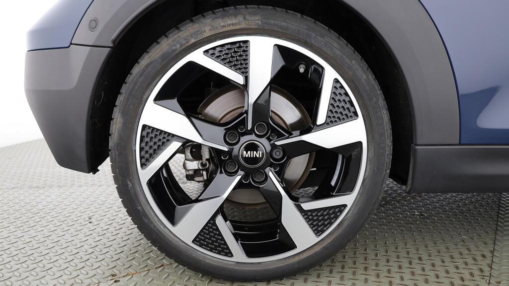MINI Cooper S Cabrio-image-10