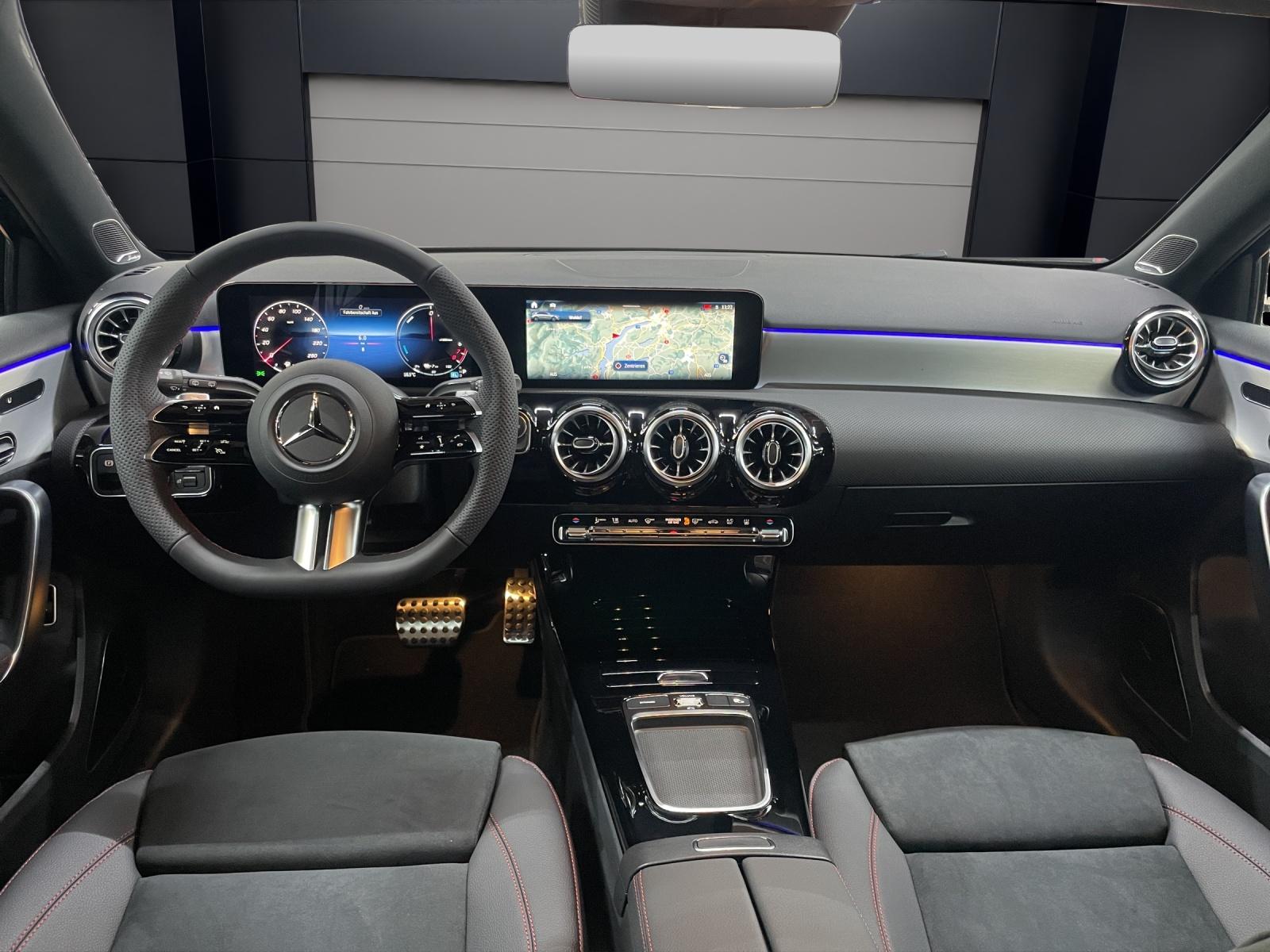 MERCEDES-BENZ A 250 e EQ Star AMG Line-image-4