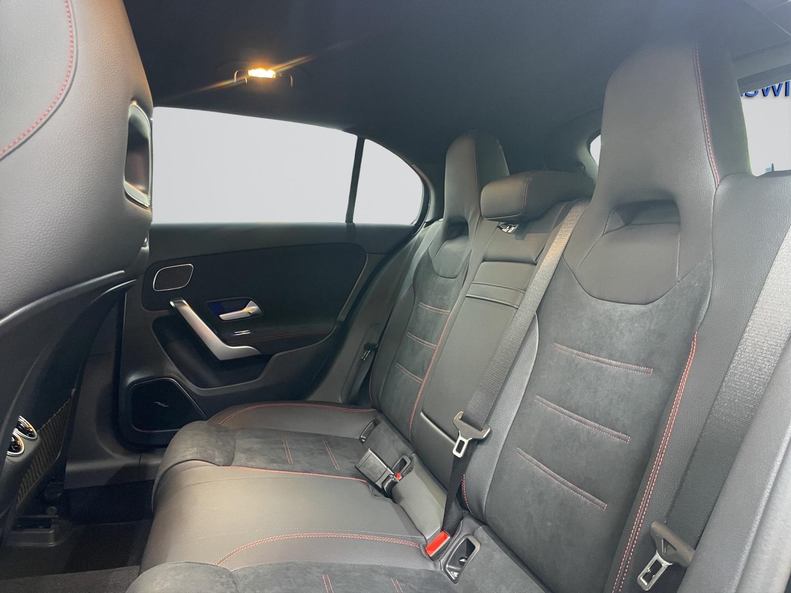 MERCEDES-BENZ A 250 e EQ Star AMG Line-image-7