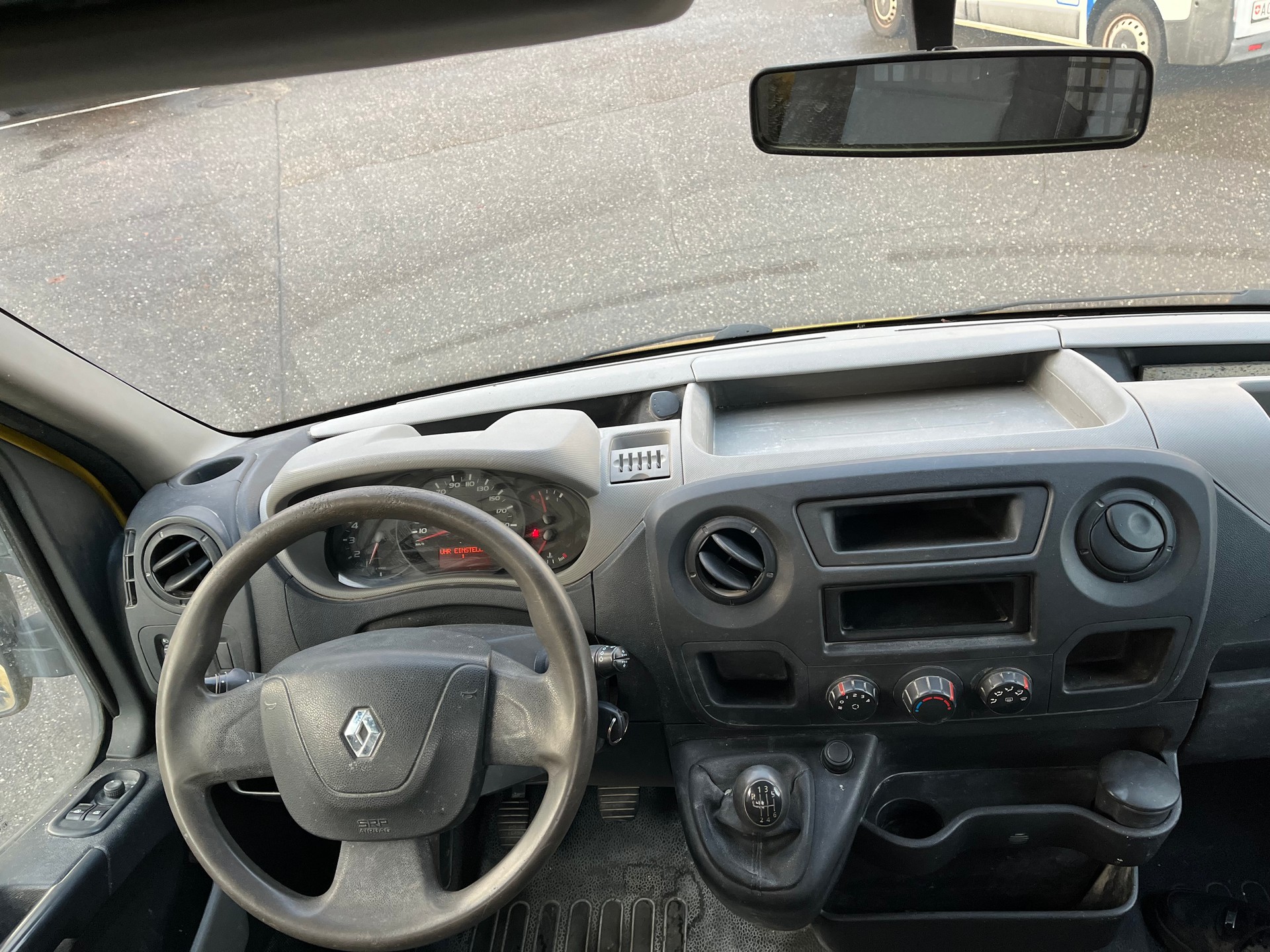 RENAULT Master T35 2.3dCi L2H1-image-10