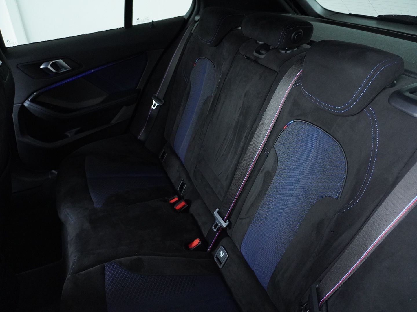 BMW M135i xDrive Steptronic-image-7